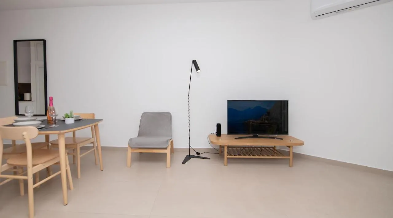 The Blue Fish Apartment Protaras 0*,  Cipro
